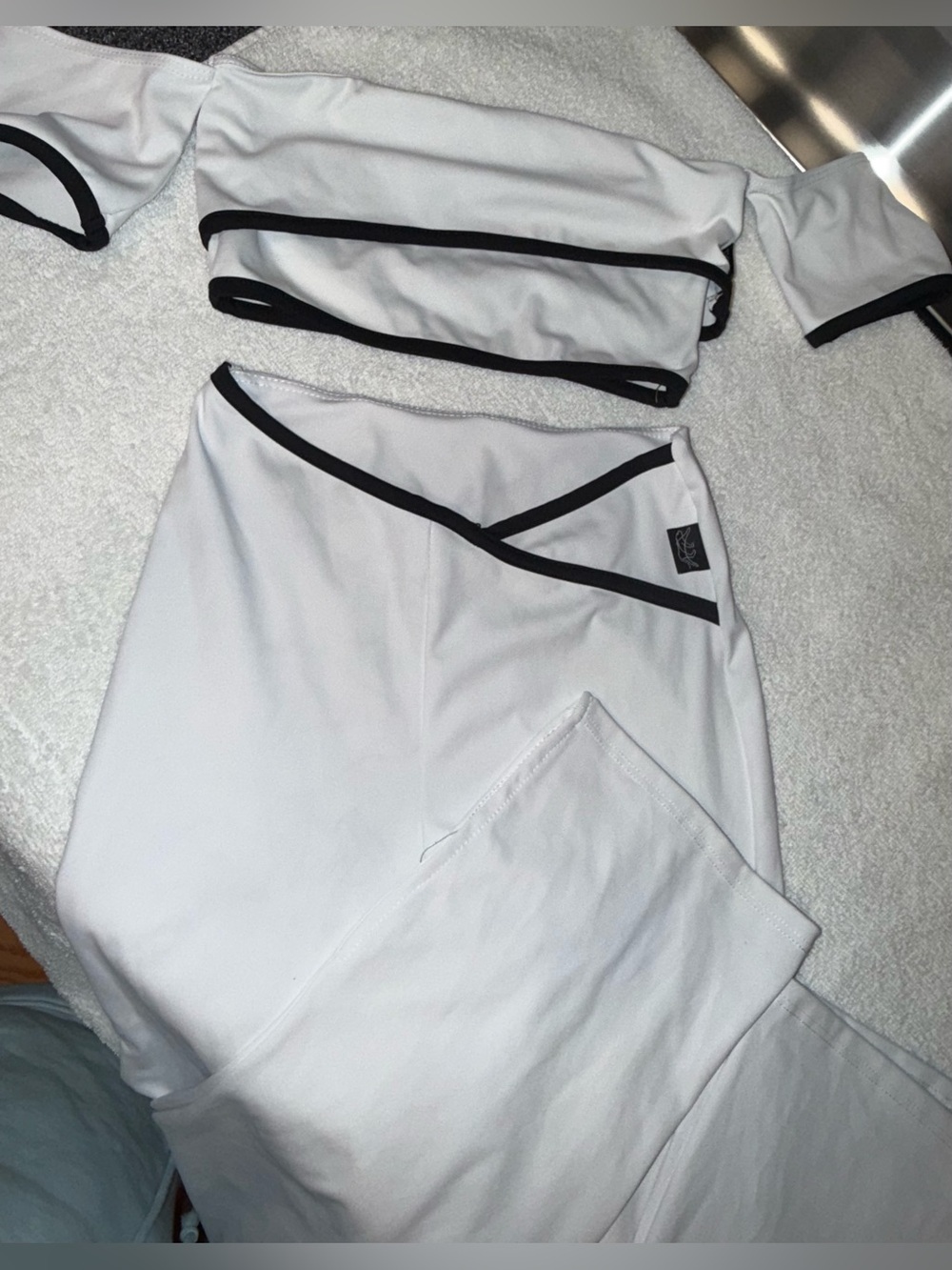 Tiger Friday White Two-Piece Set with Black Trim Size Adult X-Small, See pics